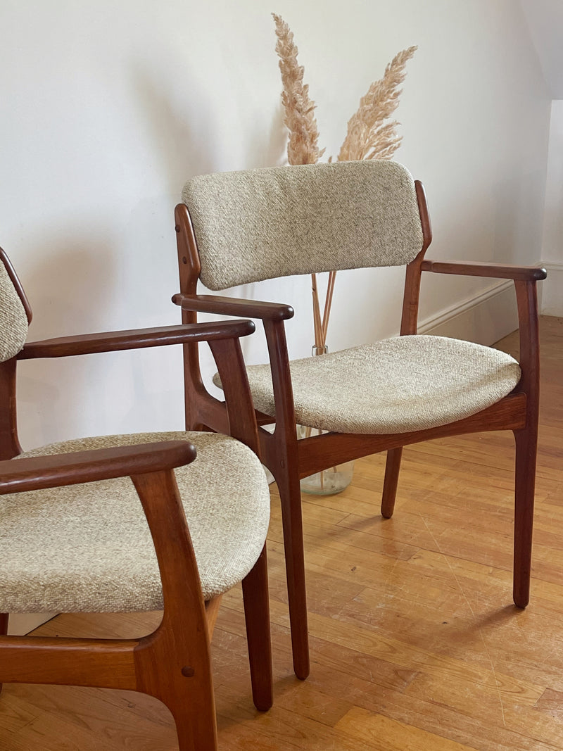 Paire de fauteuils scandinaves vintage modèle 49 par Erik Buch
