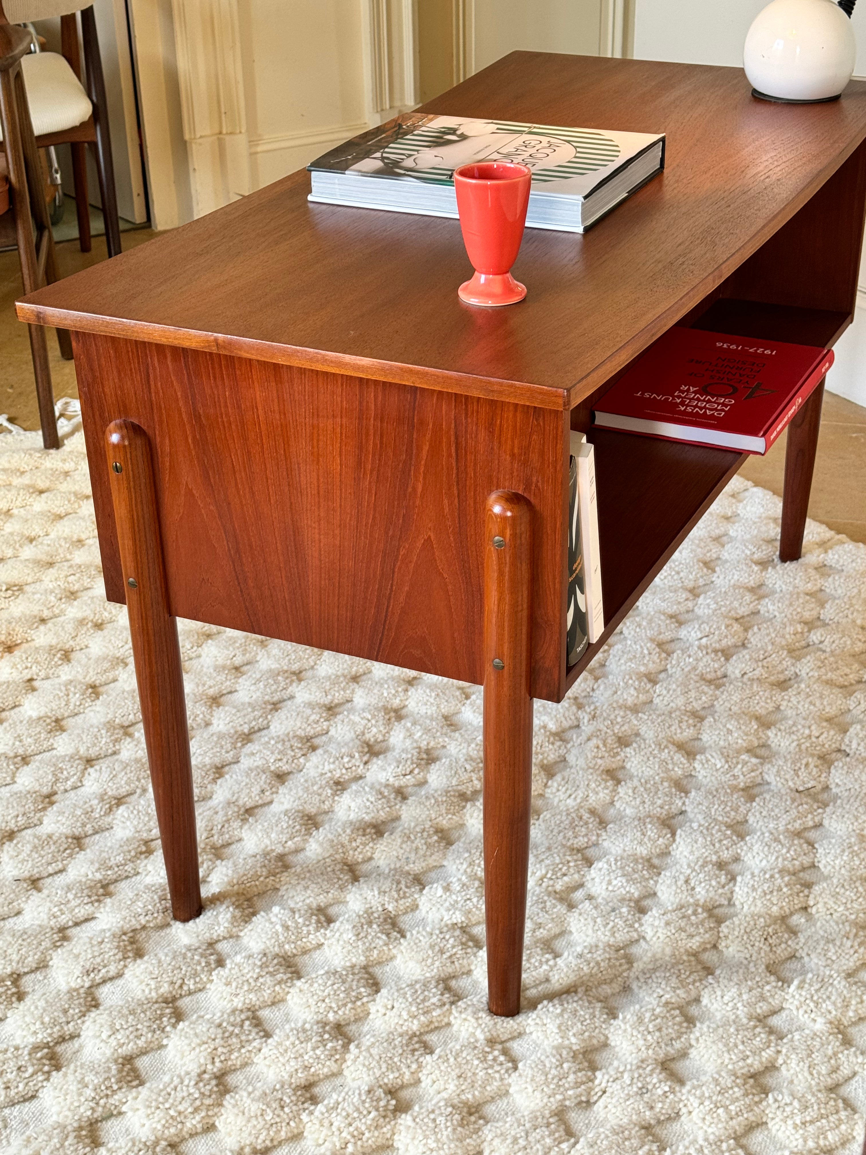 Bureau scandinave vintage en teck des années 1970 "Malthe"