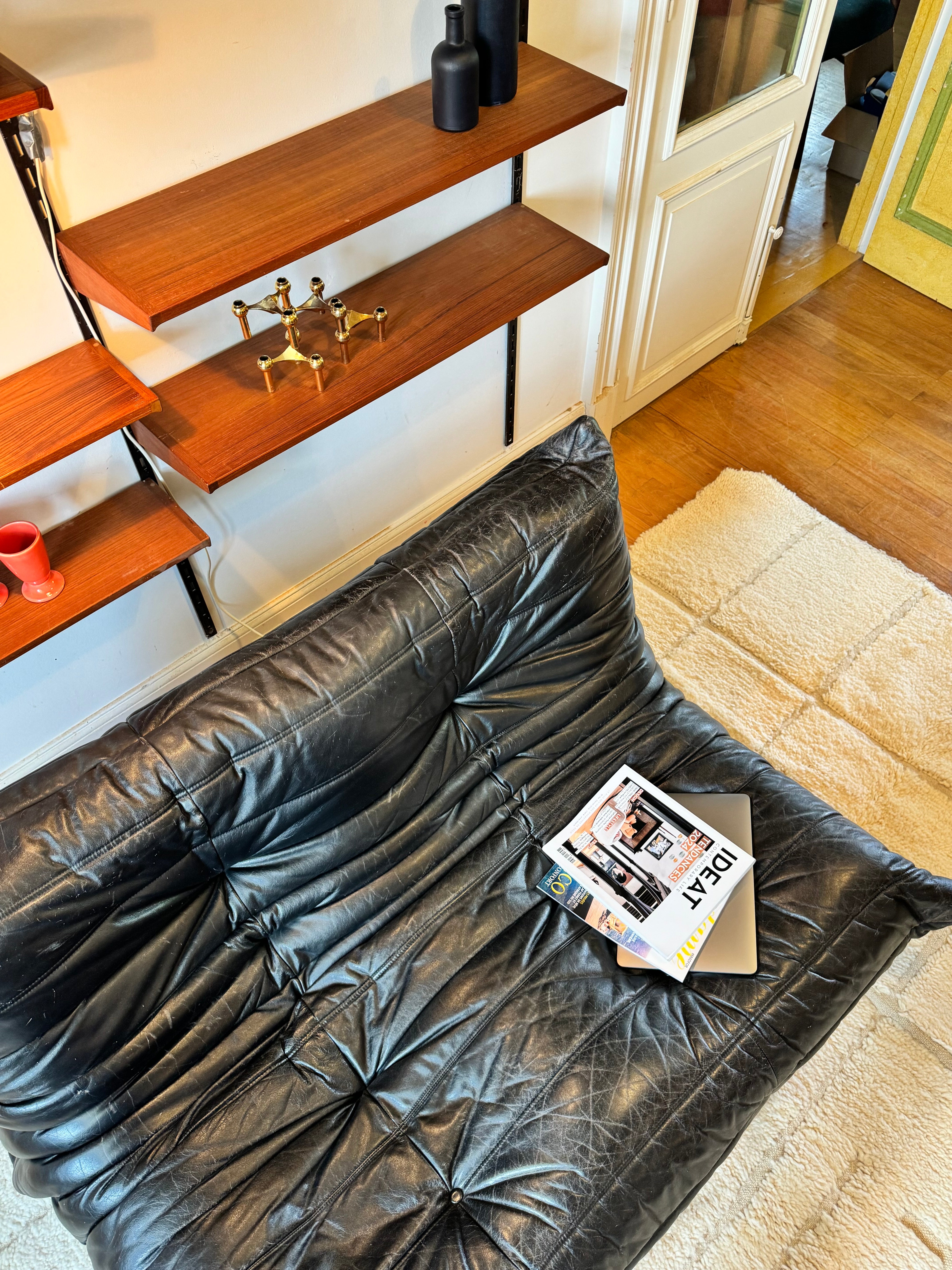 Canapé Togo vintage par Michel Ducaroy pour Ligne Roset en cuir noir