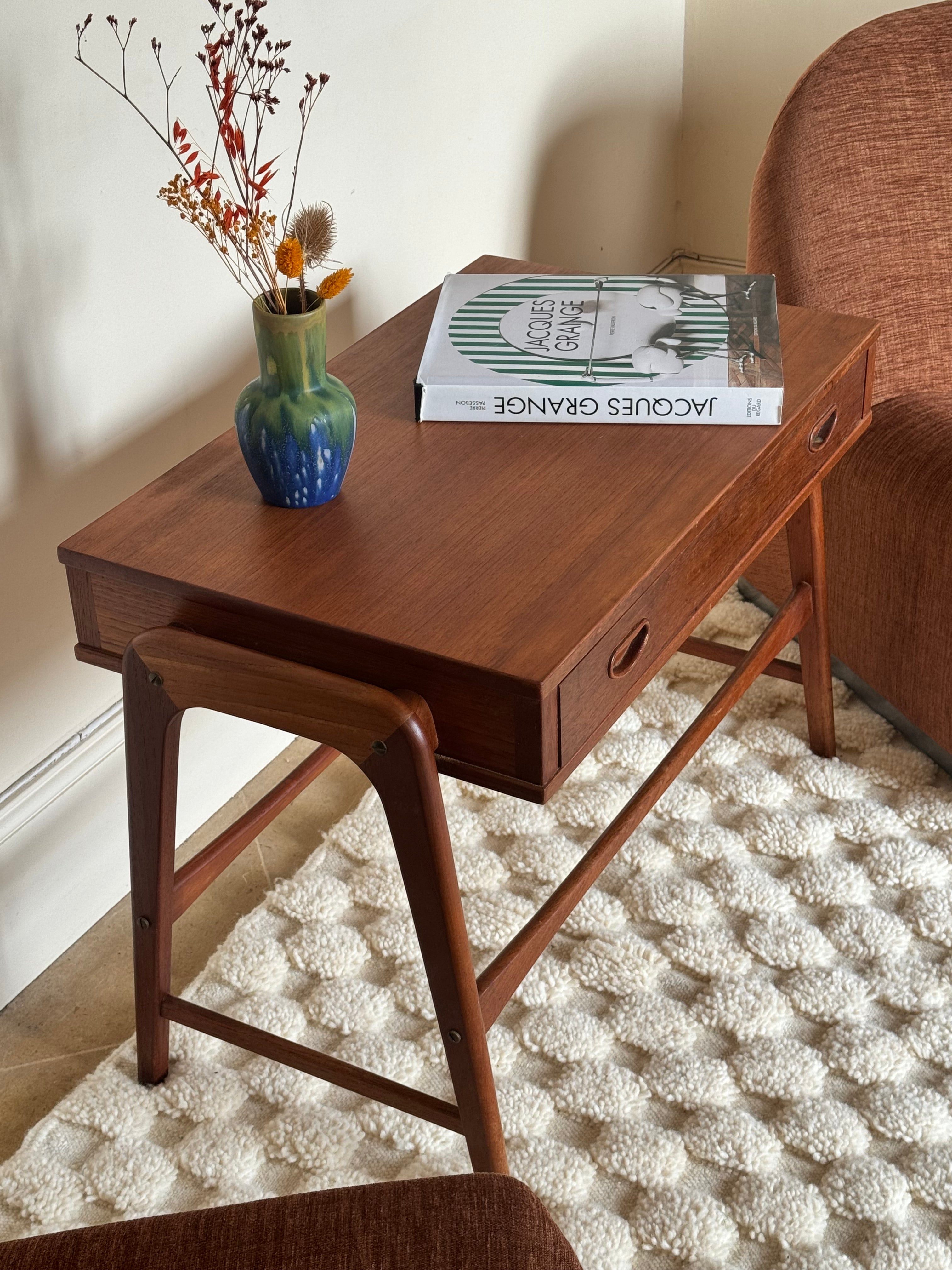 Petite table d’appoint scandinave vintage en teck "Molly"